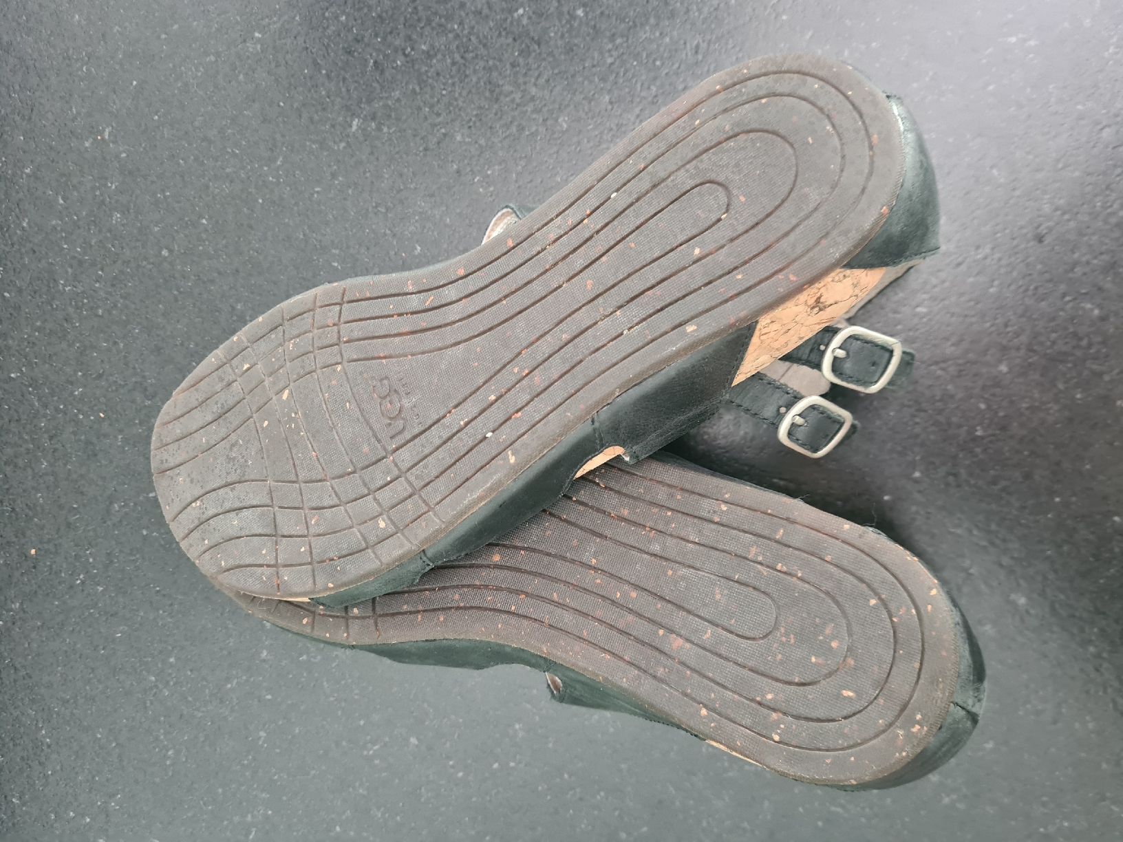 Ugg Scarpe da donna: UGG Damen-Sandalen Größe 40 – Usato da St. Gallen venduto da charly92 3