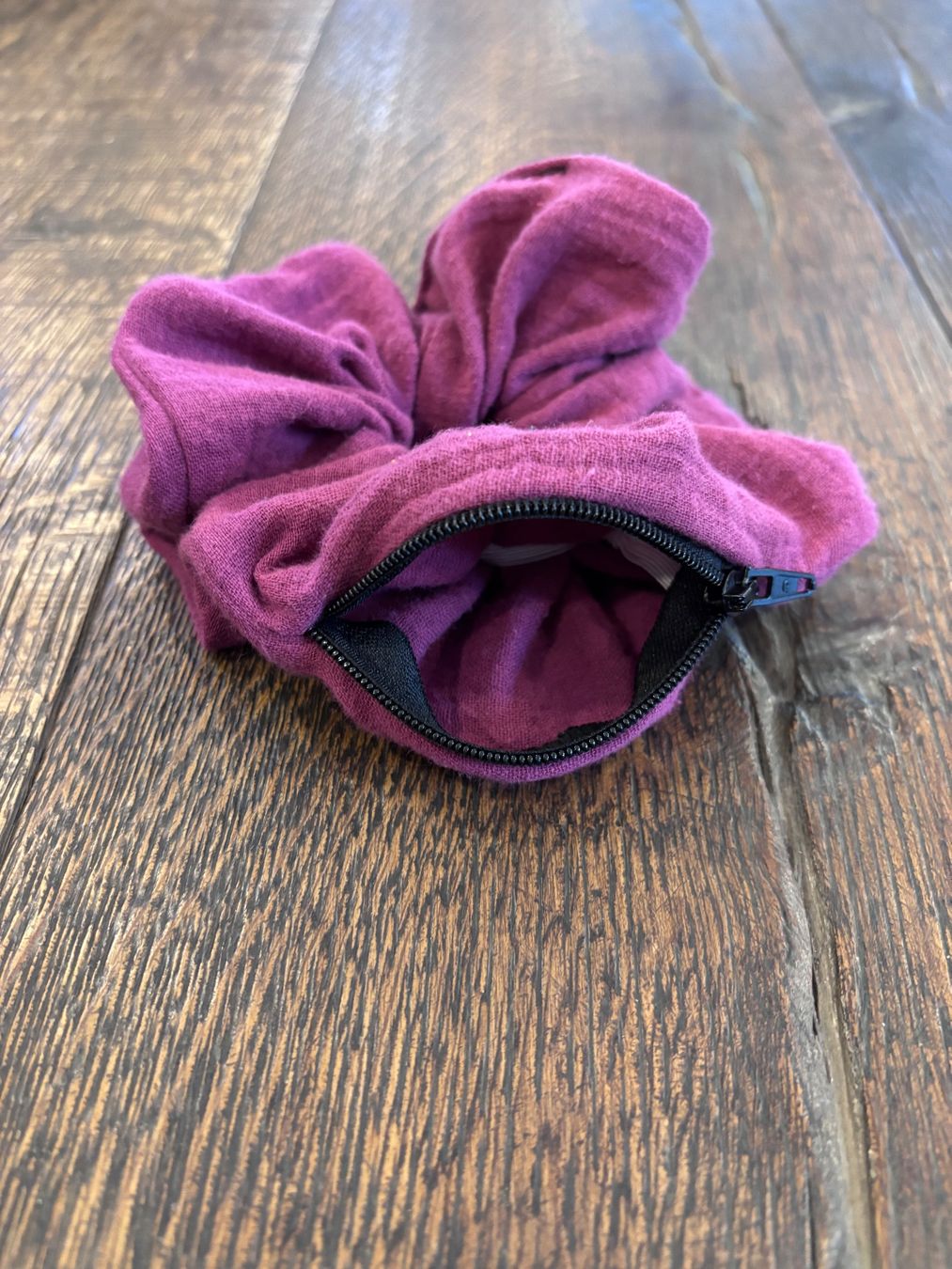 Accessori per capelli: Scrunchie mit Geheimfach – Nuovo (secondo la descrizione) da St. Niklaus VS venduto da loumonrohandmade 1