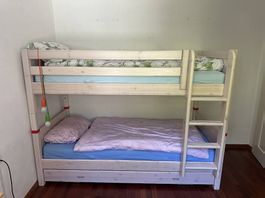 Letto a castello 3 posti in legno massiccio  CHF 390.-