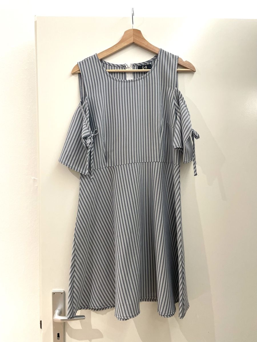 Vestiti: GESTREIFTES KLEID MIT CUT-OUTS – Usato da Ziefen venduto da Elar_store