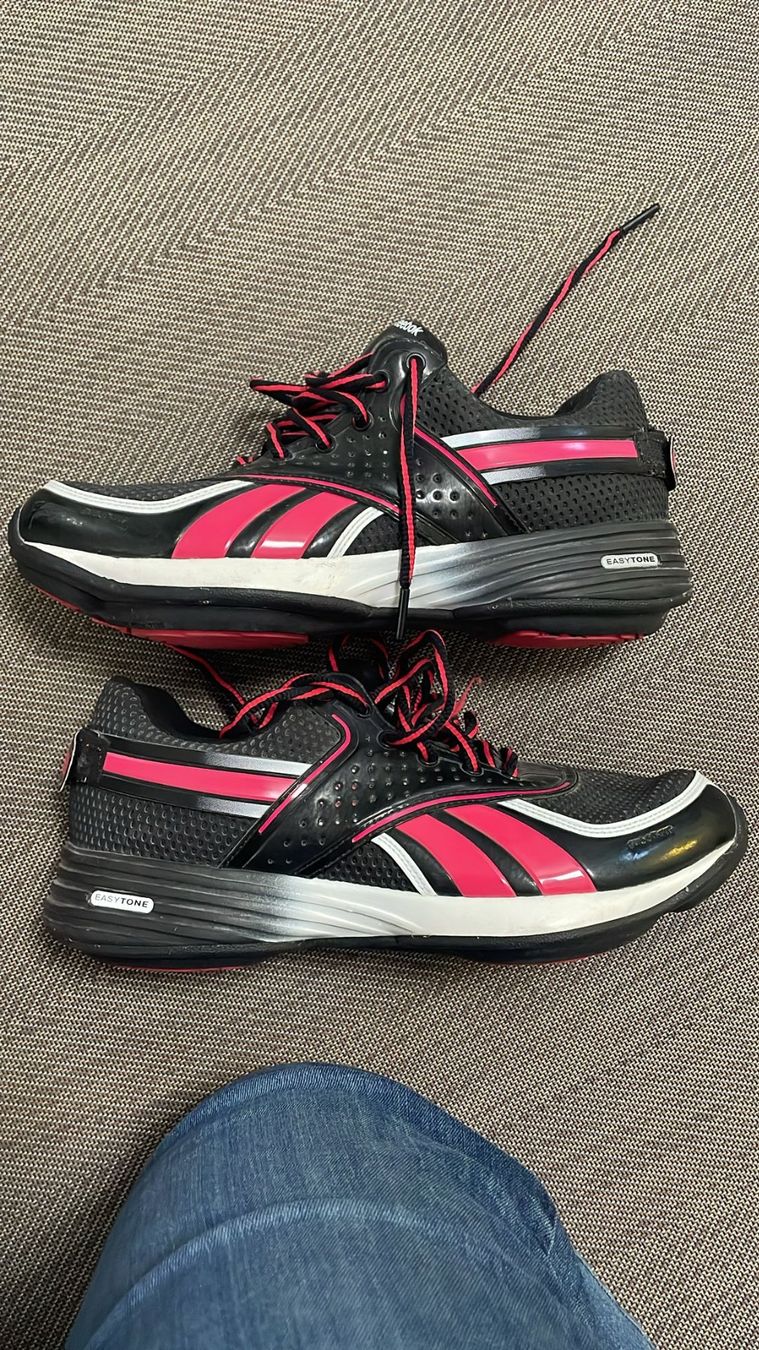 Reebok Scarpe da donna: Rebook Easy Töne 40 – Usato da Ennetbaden venduto da rossy2312