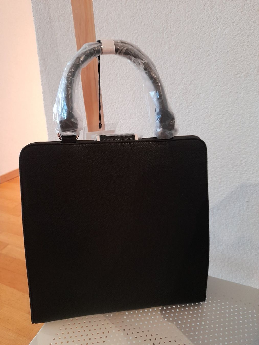Borse da donna: Sac Iceberg – Nuovo e nell'imballaggio originale da Mont-sur-Lausanne venduto da Pioutch 1
