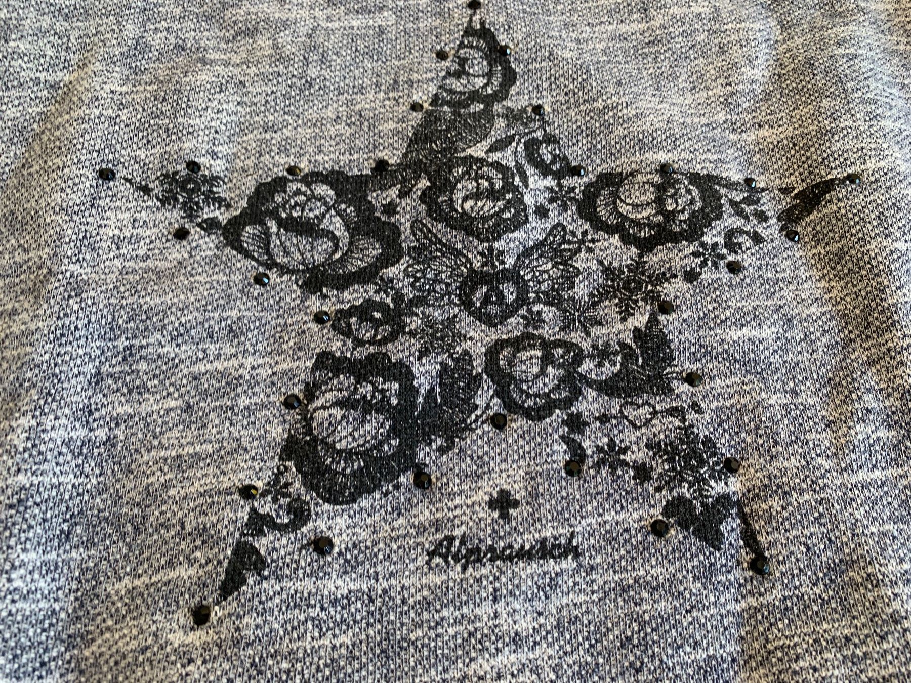 Alprausch Maglioni & Felpe: ALPRAUSCH cooler blaugrauer Pullover Gr. S – Usato da Meiringen venduto da Stuffandmore 1