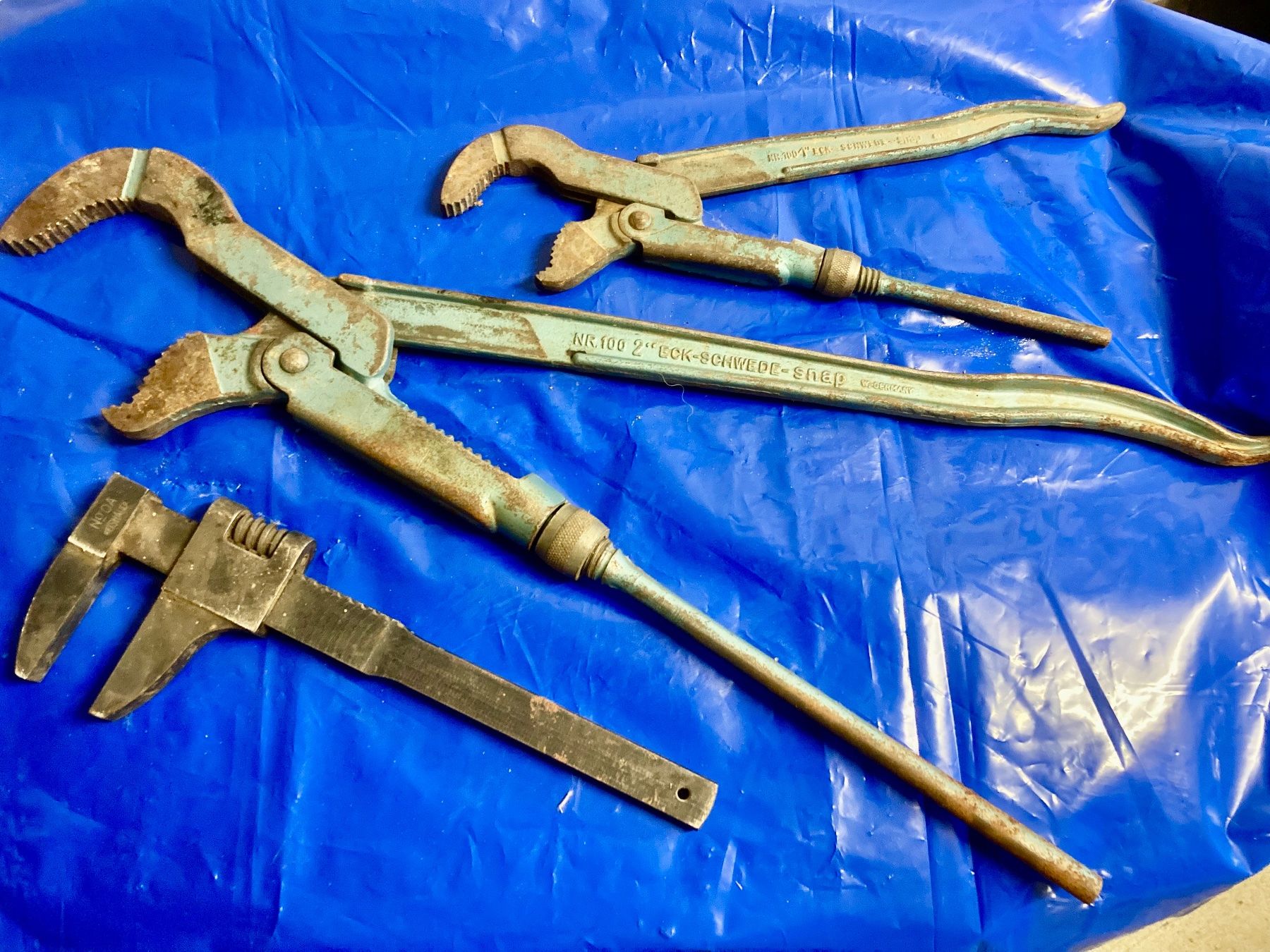 Tutti gli attrezzi: Rohrzangen, Engländer, Handwerkerbedarf, – Usato da Rüegsauschachen venduto da Andyalfredo