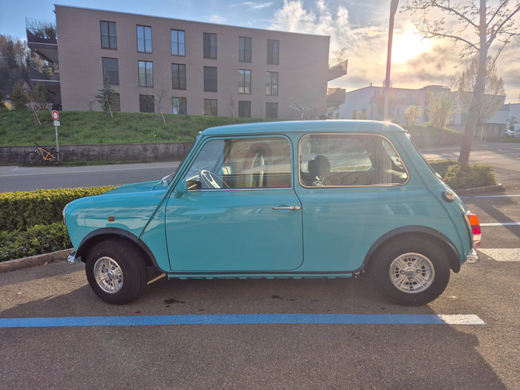 Mini Autos: Mini 1000 vollrestauriert ab mfk – D'occasion à Bäretswil par Mech850 1