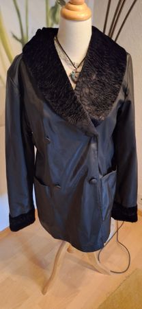 Superschöne, elegante Wendejacke, schwarz - Gr. 38 neuwertig