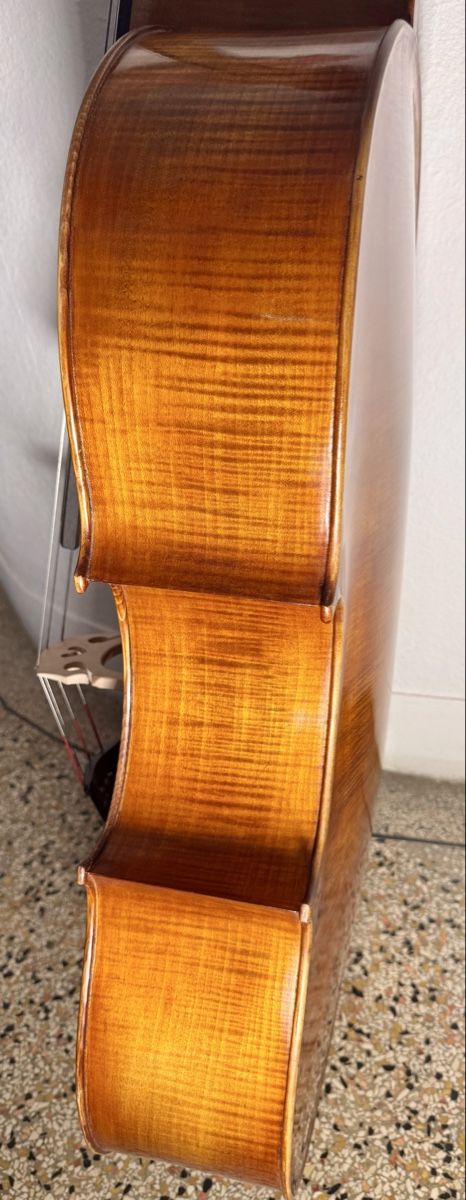 Musikinstrumente: Violoncelle 4/4, modèle vénitien  – Gebraucht aus Muri b Bern von Mustermann 1