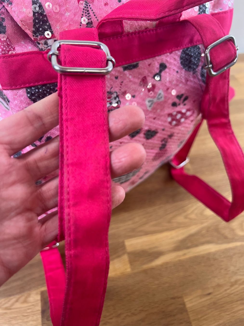 Disney Borse & Zaini: Disney Pink Glänzender Rucksack – Usato da Hünenberg See venduto da mississauga 4