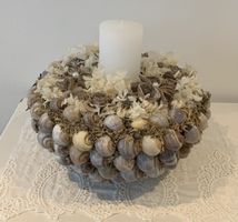 Arrangement/Schale mit Kerze/Floristik