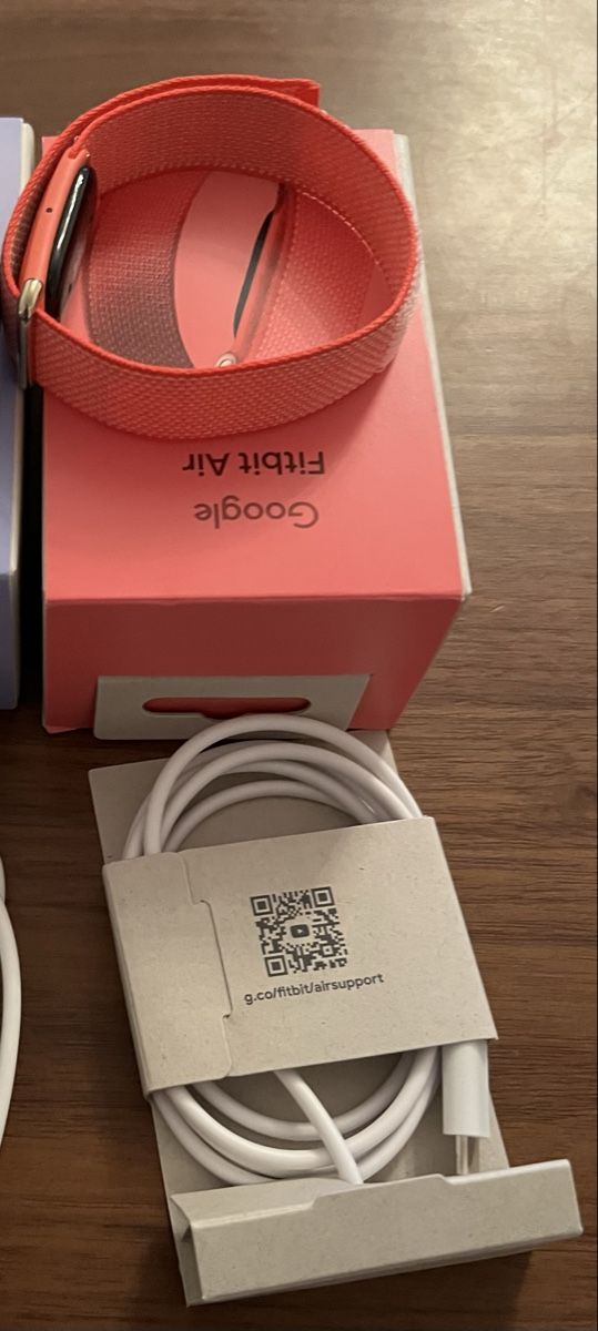 Fitbit Smartwatch: Fitbit air Rouge – Usato da Prilly venduto da sou_gfl8