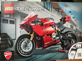 LEGO Technic Ducati Panigale V4 R 42107