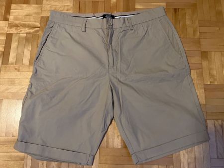 Ganz neue kurze Hose Gr. 50