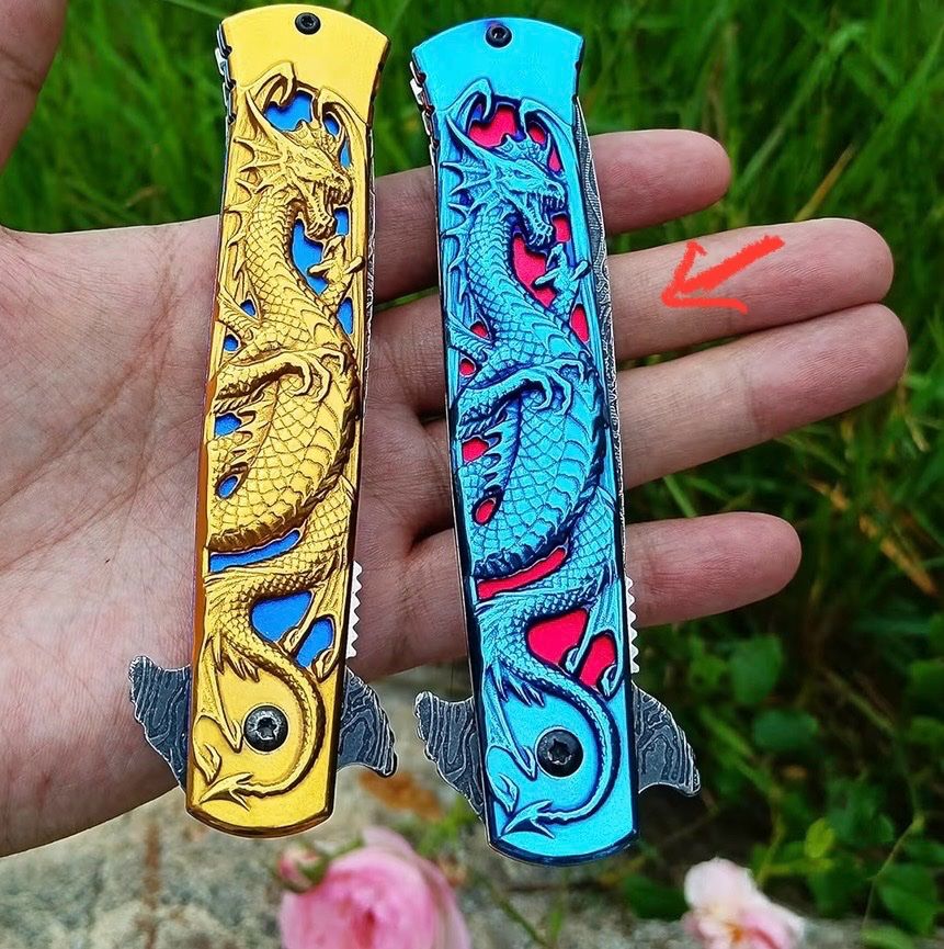 Taschenmesser: Klappmesser/Taschenmesser mit Drachen blau/rot – Neu und originalverpackt aus Basel von Seifehuesli 1