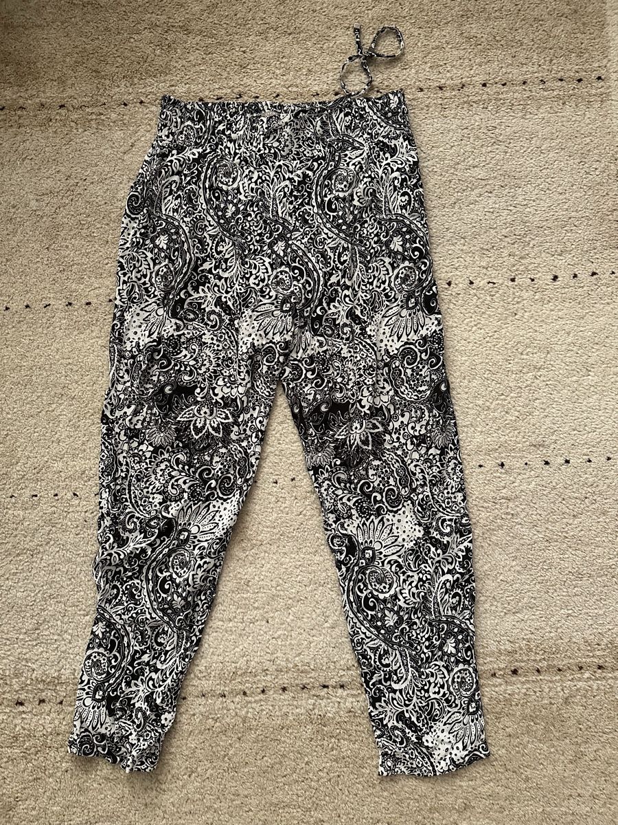 Pantaloni: Hose mit Muster Grösse 38 Damen – Usato da Zürich venduto da Schoekin