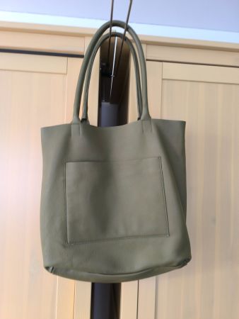 Olive Ledertasche - zeitloser Shopper für jede Saison!