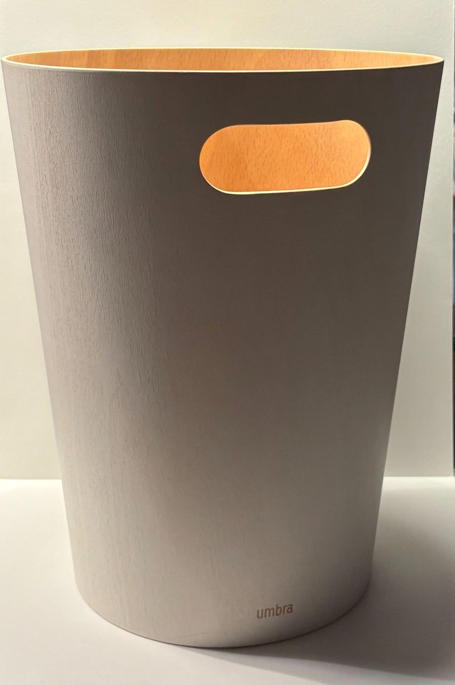 Poubelles: Umbra Papierkorb weiss – D'occasion à Basel par dav_b5gb