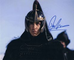 Dev Patel 1990- Last Airbender Autogramm Foto 20x25cm
