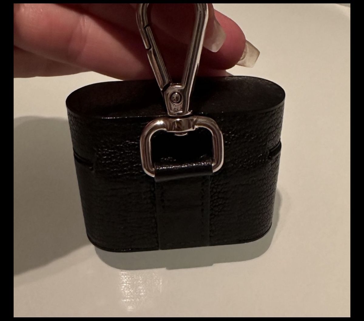 Altro in Decorazioni & Accessori: Original Alexander McQueen  pour AirPods – Nuovo (secondo la descrizione) da Peseux venduto da camosport 3