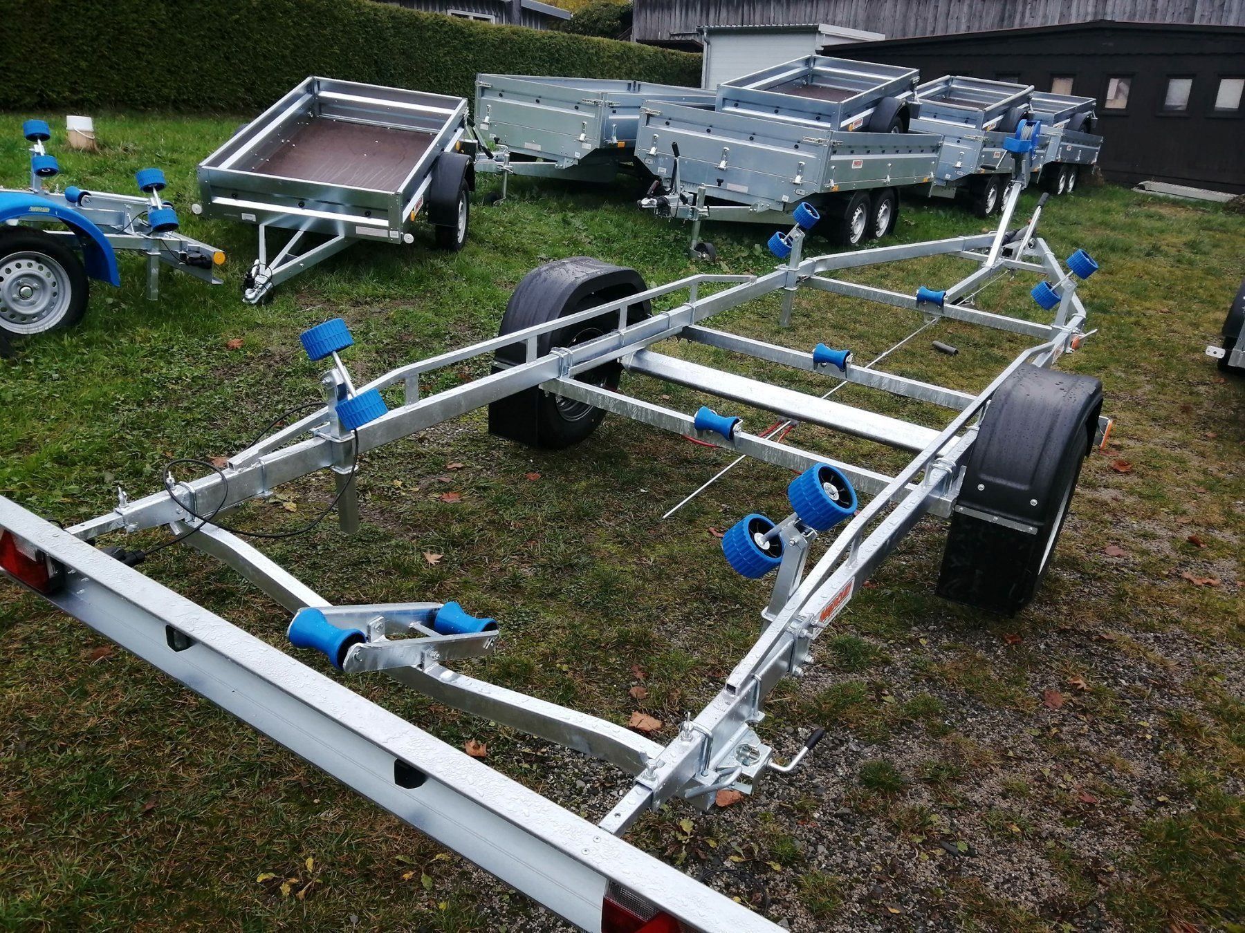 Neptun Rimorchi: Neptun Anhänger Boot GN231 1300kg – Nuovo e nell'imballaggio originale da Morgarten venduto da rad24 2
