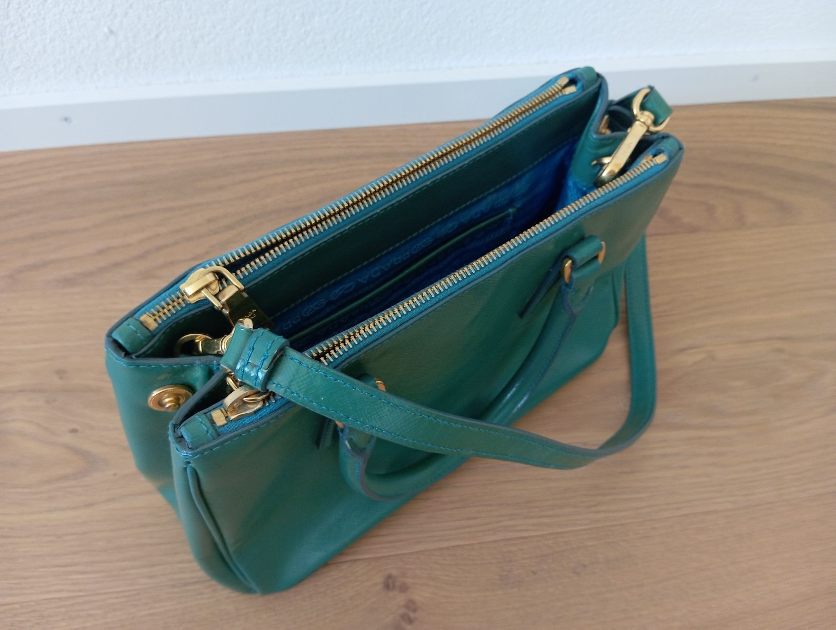Prada Borse da donna: Prada Saffiano klein Handtasche, smaragdgrün – Usato da Romanshorn venduto da mololo 3