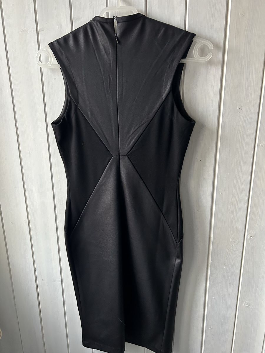 Guess Kleider: Kleid GUESS – Gebraucht aus Rehetobel von bodystyl 1