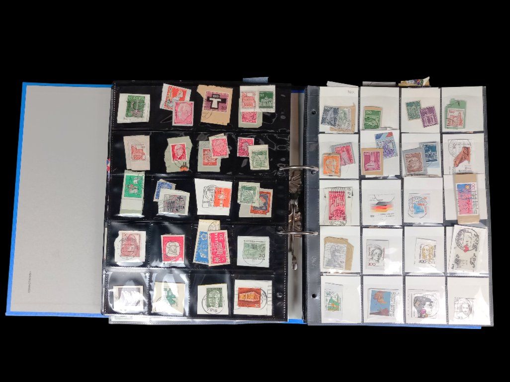 Tutti i francobolli: 1 Ordner Briefmarken International, grob sortiert – Usato da Hünenberg venduto da Restwert_Zug 2