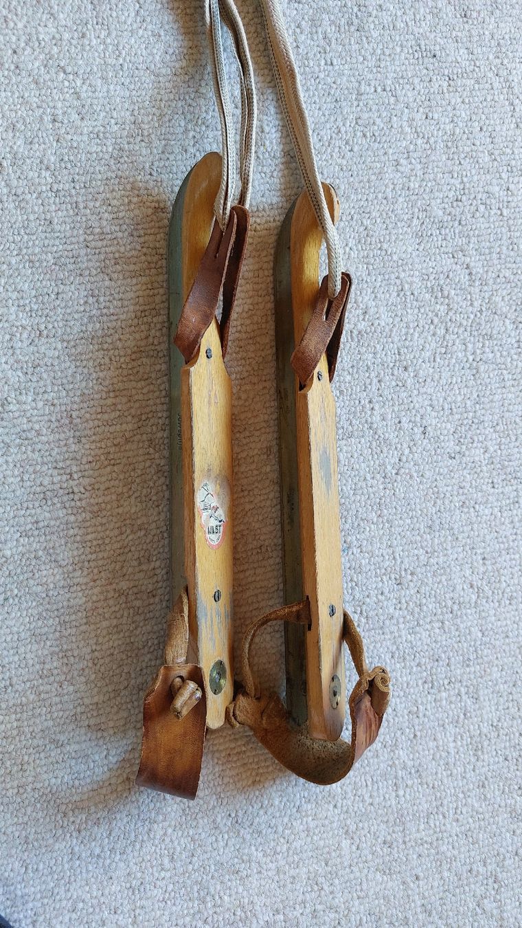 Tutte le decorazioni: Holz Schlittschuhe Vintage – Usato da Himmelried venduto da Neugrund1 1