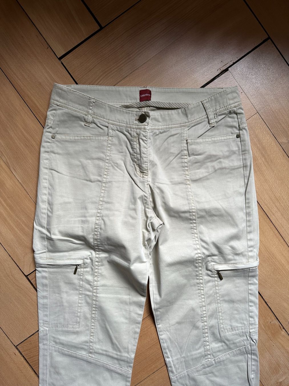 Pantaloni: OLSEN - Cargo Hose beige M – Usato da Zürich venduto da Diazaio 1
