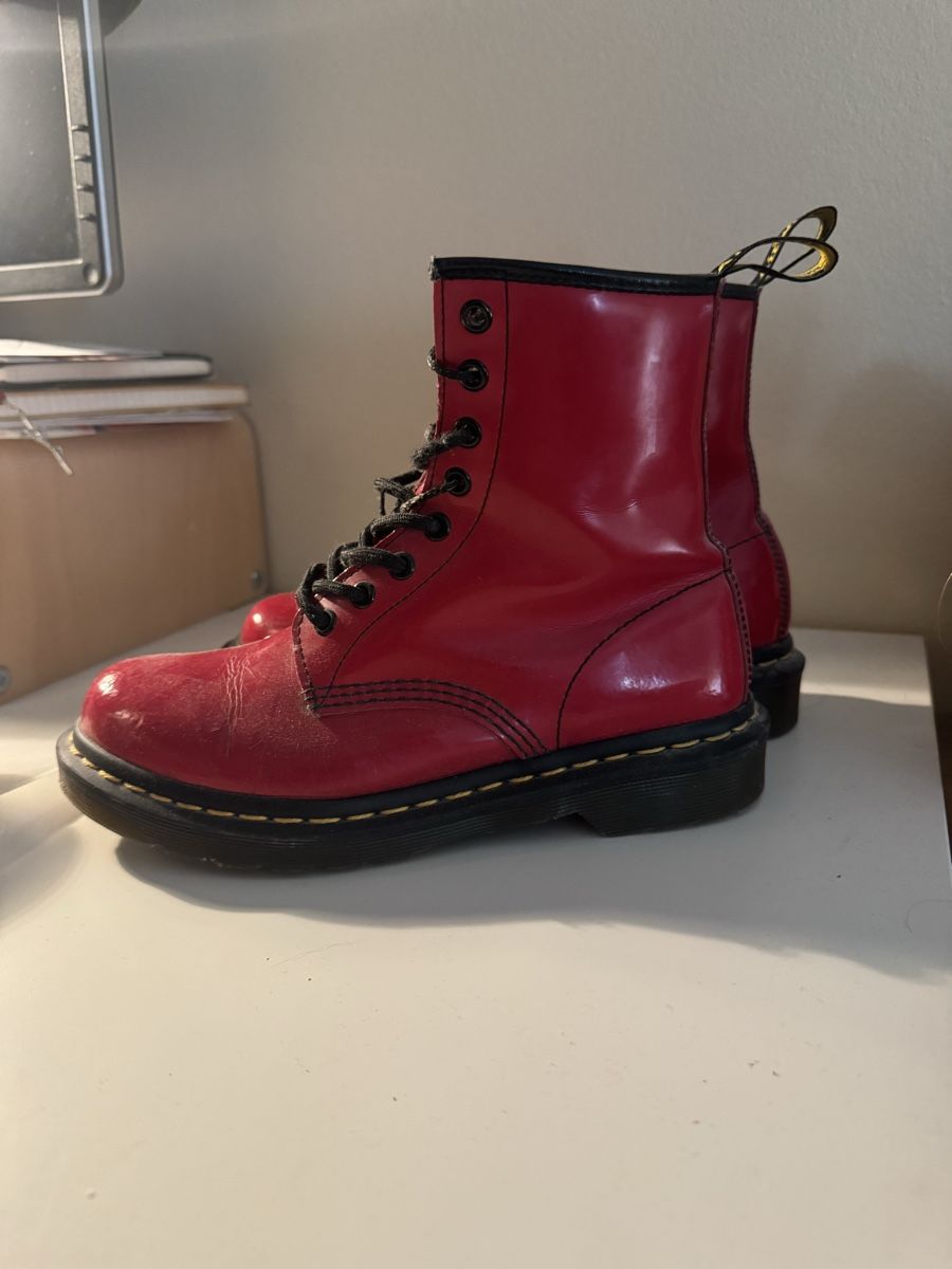 Dr. Martens Scarpe da donna: Dr Martens 38, Rot – Usato da Niederrohrdorf venduto da 05f_qbj6