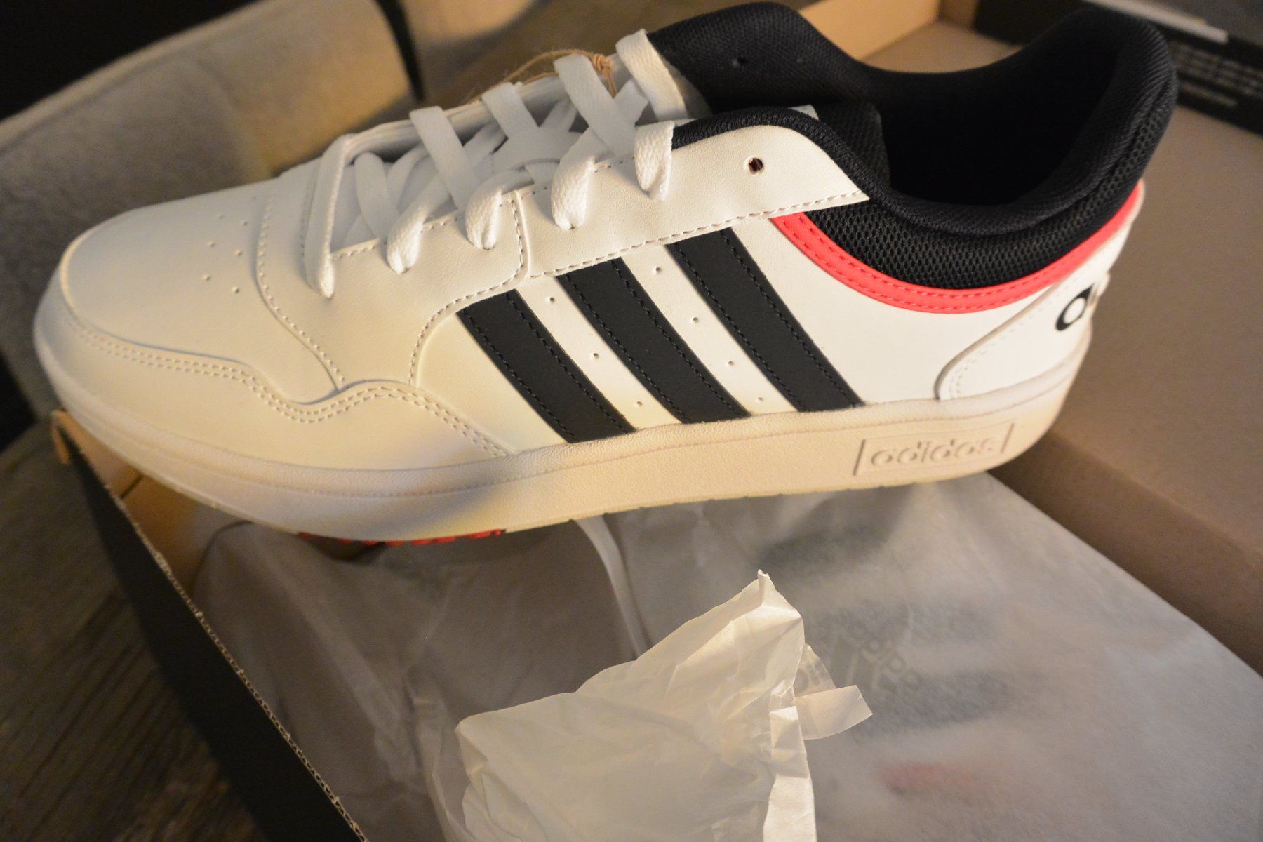 Adidas Scarpe da uomo: ADIDAS HOOPS 3.0 / US 10 – Nuovo e nell'imballaggio originale da Laupen ZH venduto da Tremila