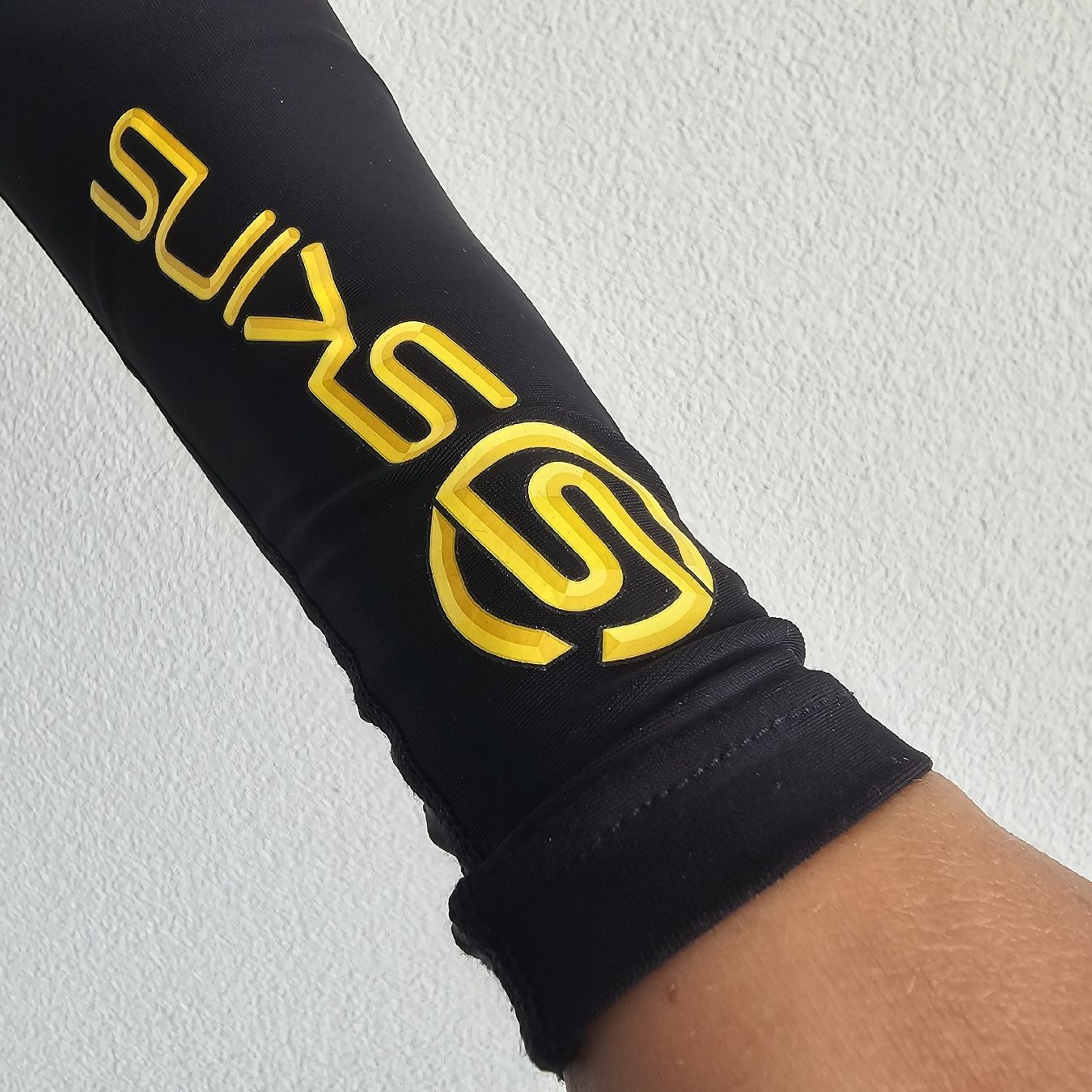 Skins Top: SKINS Activewear Top - Size M - unisex compression top – Nuovo (secondo la descrizione) da Matten b. Interl venduto da Vanilla8 4