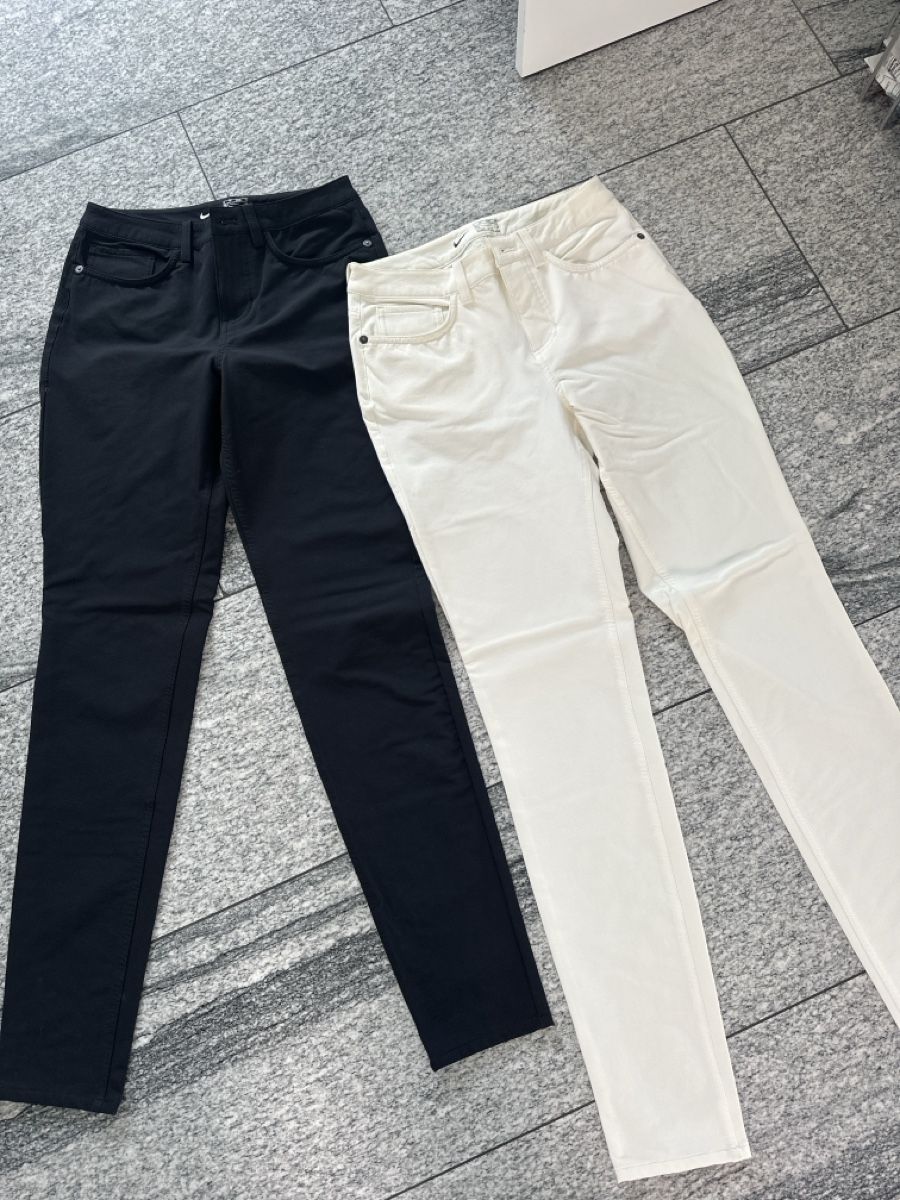 Nike Pantaloni: Nike Golfhose Gr. 32, 2 Stück – Nuovo (secondo la descrizione) da St. Gallen venduto da Ursula66