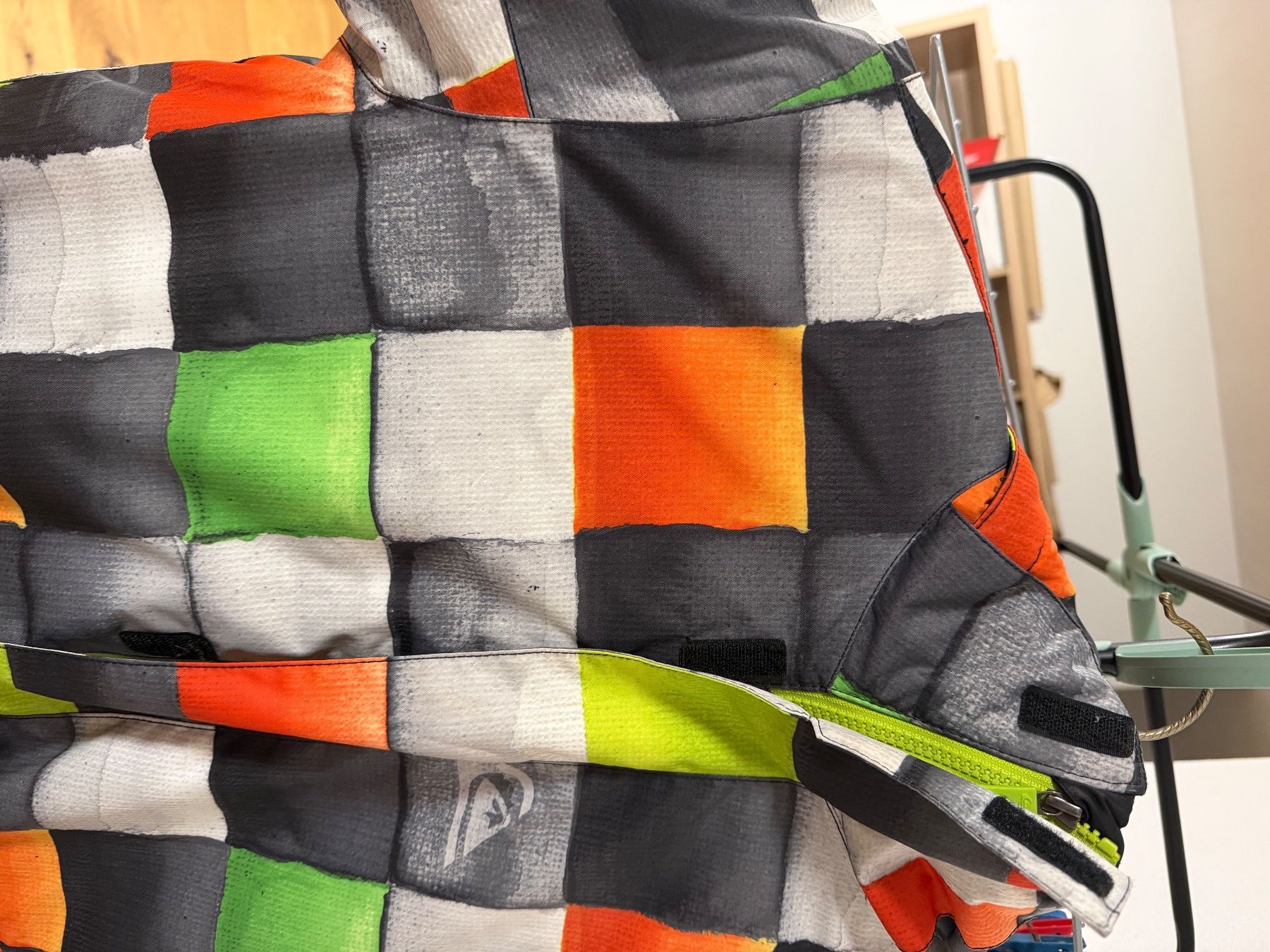 Quiksilver Jacken & Mäntel: Giacca da sci Quicksilver multicolore a quadri usata – Gebraucht aus Giubiasco von asi_svn9 1