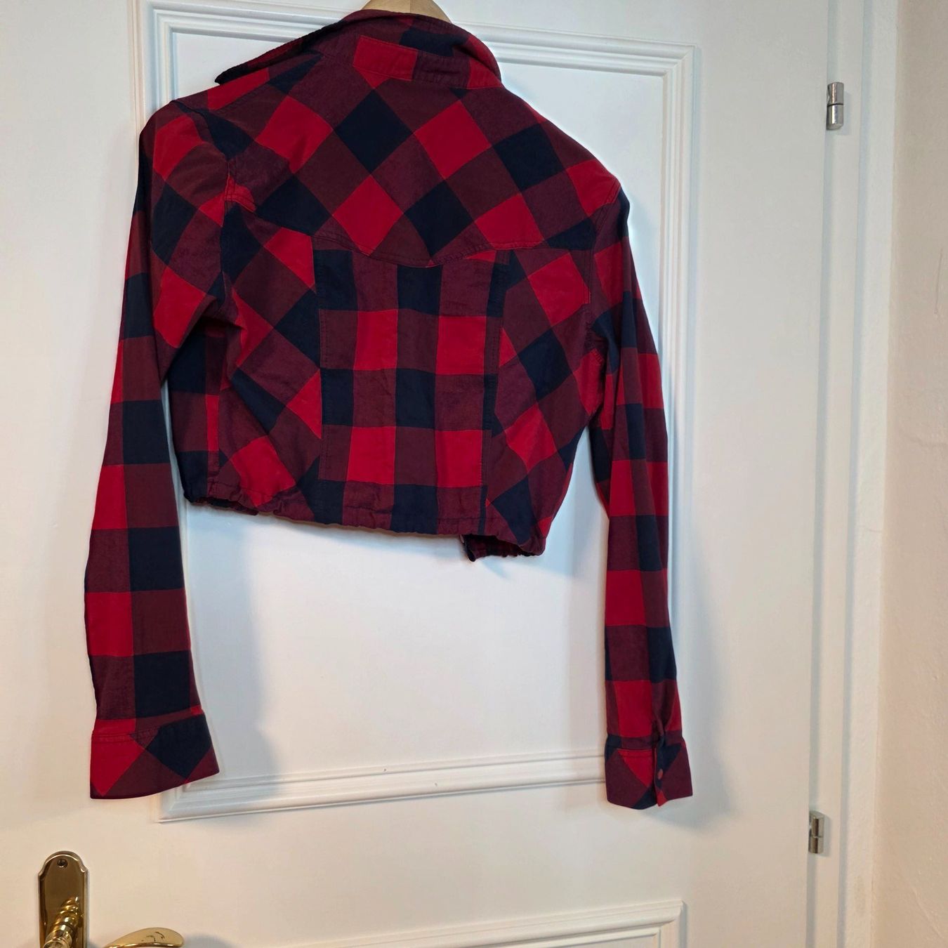 Blusen: Karierte Crop Bluse rot blau S/M – Gebraucht aus Wald ZH von CapLux 4