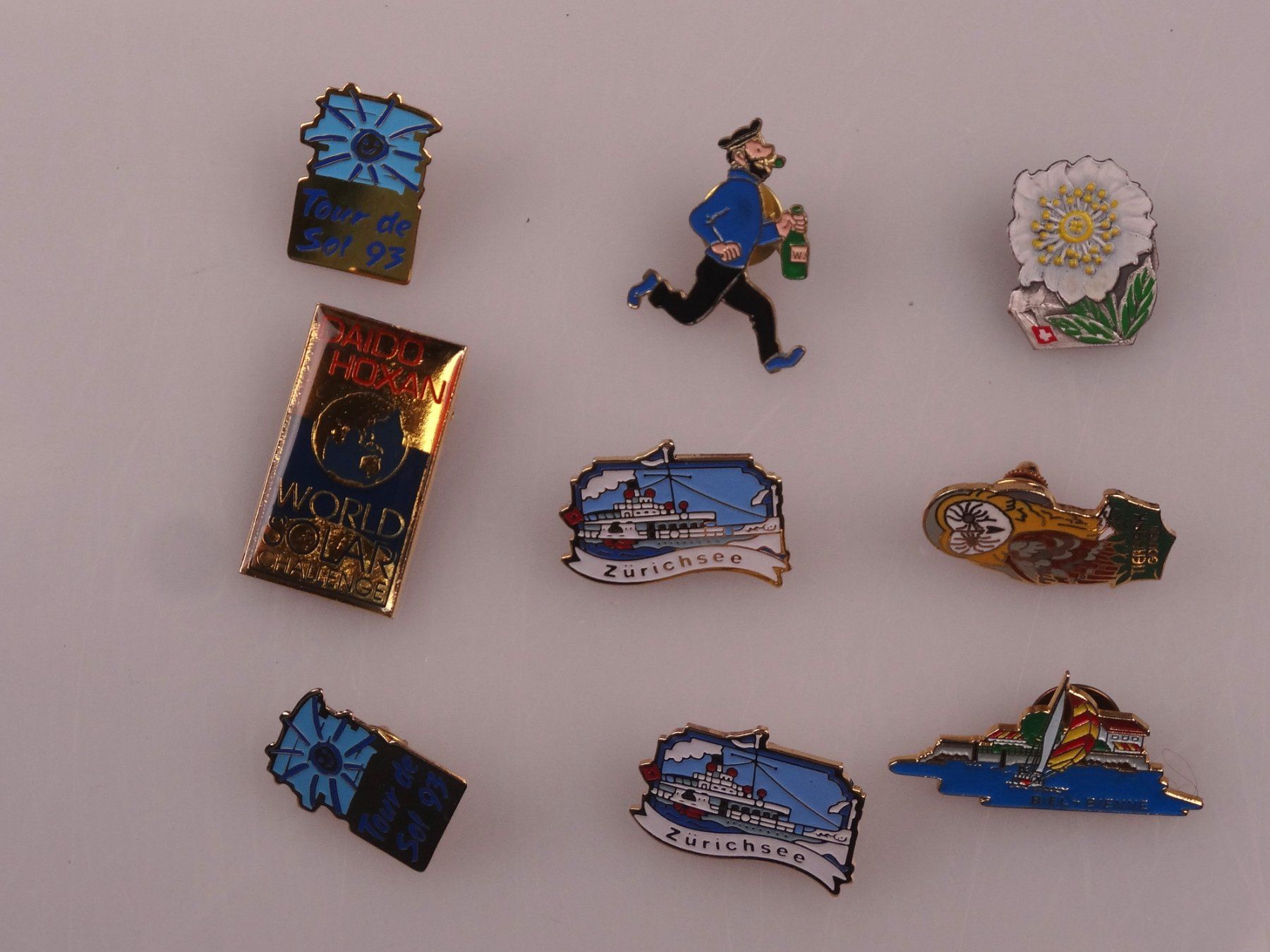Placchette & Badge: Pins-Konvolut – Usato da Volketswil venduto da brockipfannenstil 4