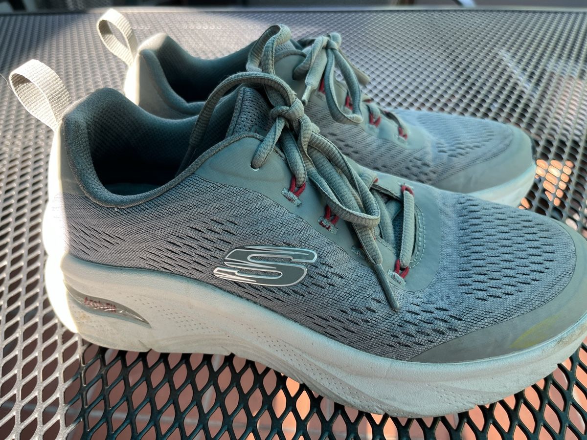 Skechers Scarpe da uomo: Skechers Sneaker Gr. 39 – Usato da Rüti ZH venduto da huzzelrock