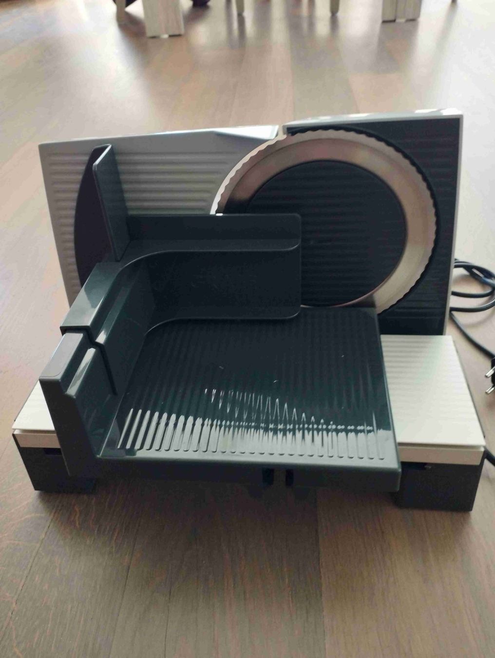 Graef Elettrodomestici da cucina: Graef Allesschneider G50 grau – Nuovo (secondo la descrizione) da Bonstetten venduto da SurpriseShop 1