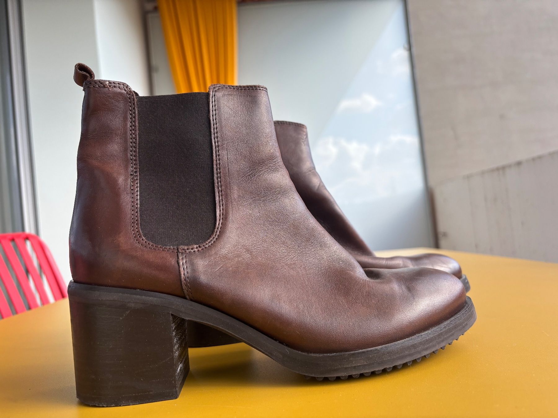Damenschuhe: DAY braune Lederstiefeletten Gr. 39 – Gebraucht aus Zürich von missmodernage
