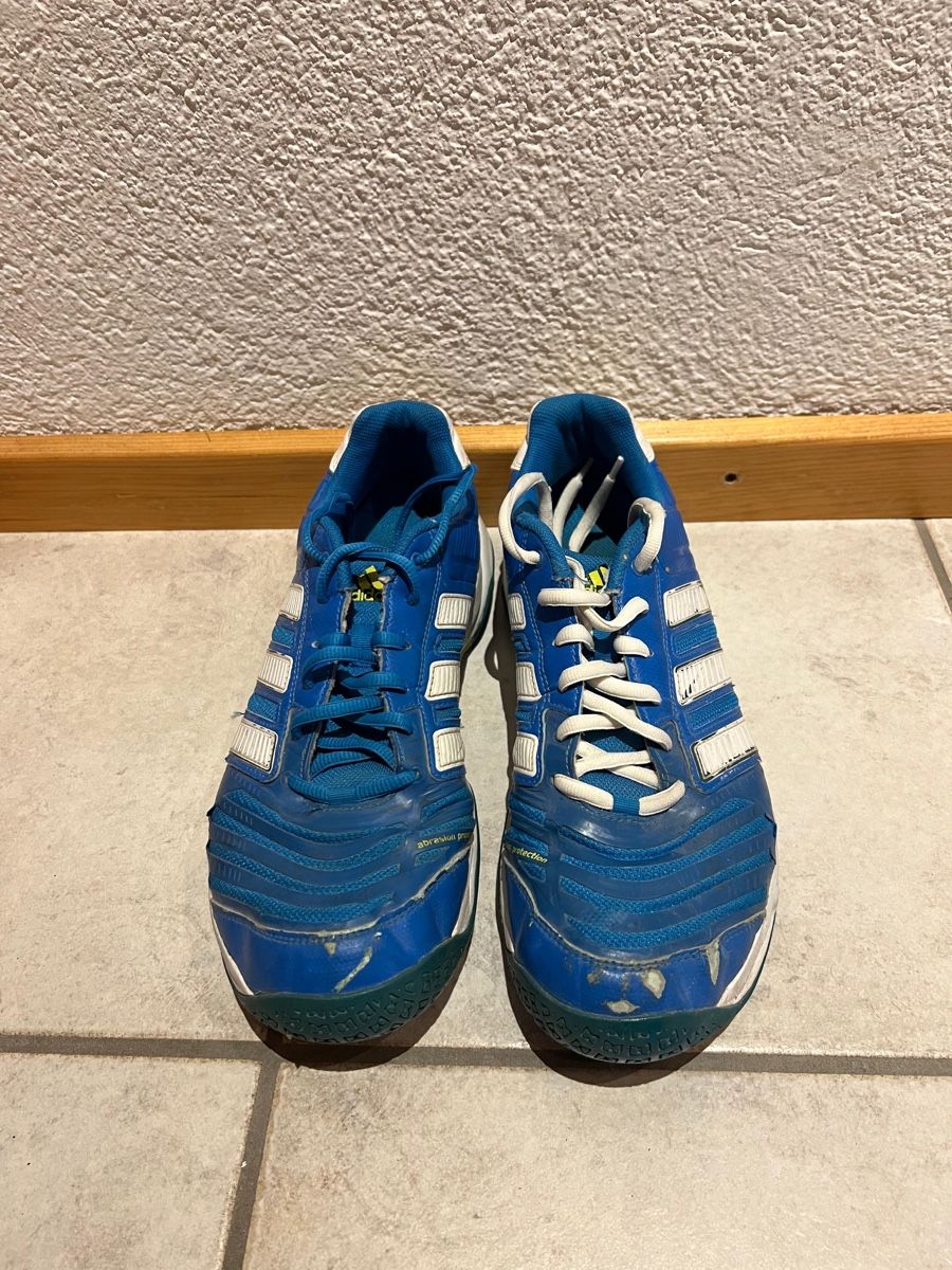 Adidas Scarpe da uomo: Adidas Hallenschuhe Gr. 44 2/3 - Gratisversand – Usato da Frutigen venduto da lurit 2