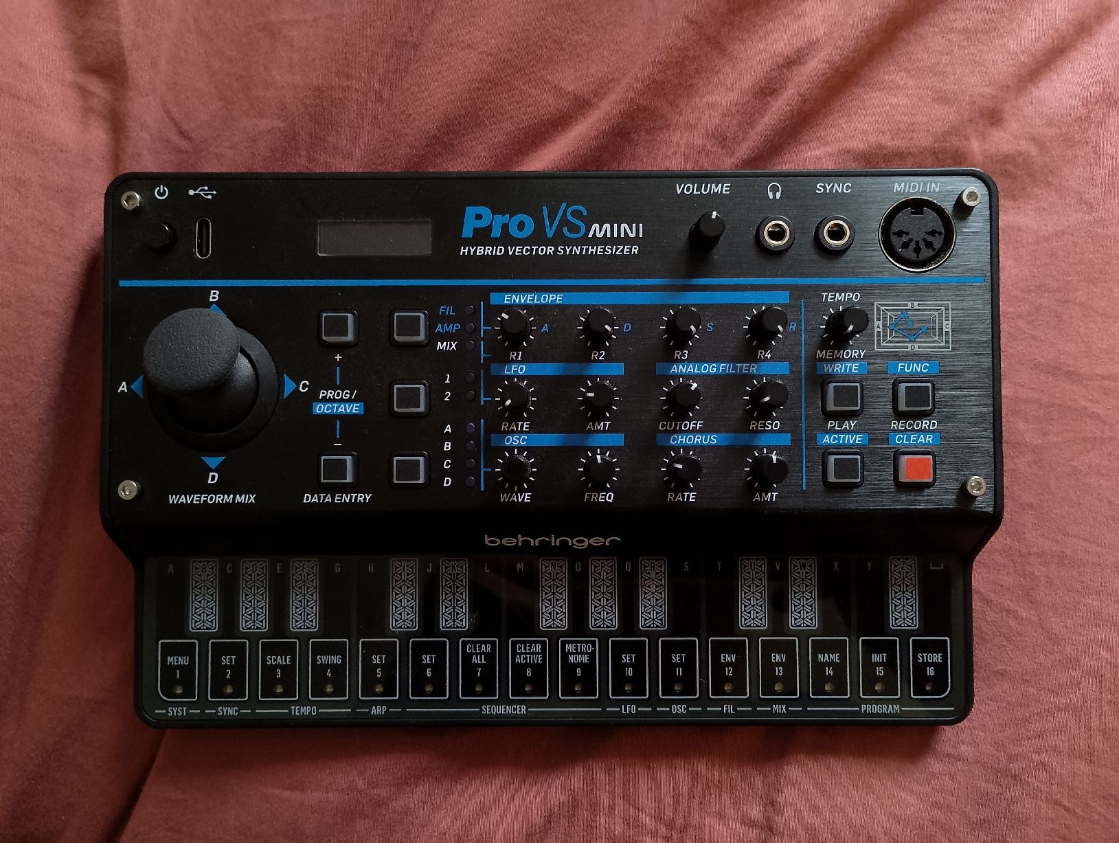 Synth Bundle - Behringer Pro Vs Mini & Arturia MiniLab mk2 (Gebraucht ...