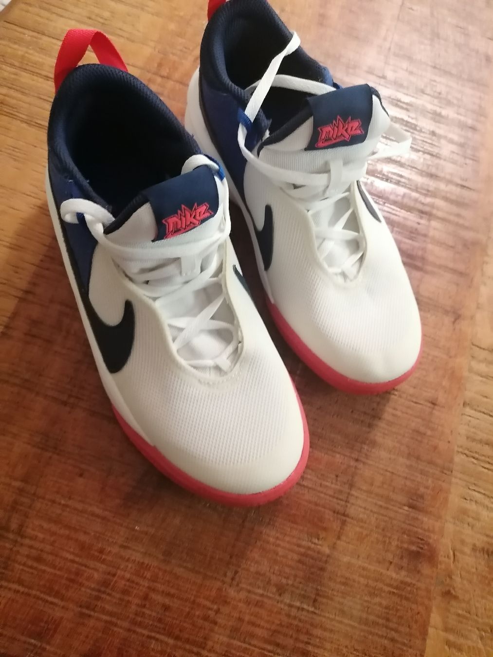 Nike Damenschuhe: Nike Schuhe neu 38 – Neu und originalverpackt aus Sempach von .1SecondBrands.