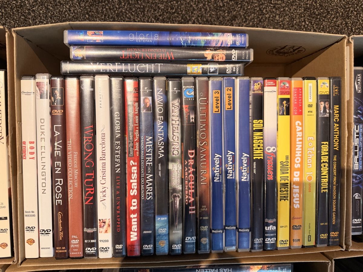 Tutti i DVDs: DVD Sammlung ca. 230 DVDs – Usato da Ulisbach venduto da Jayef 3