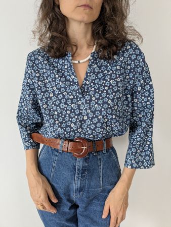 Damen Bluse Welte blau mit Blumenmuster Grösse 40/42