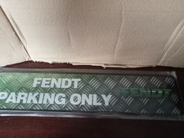Blechschild-FENDT-PARKING ONLY