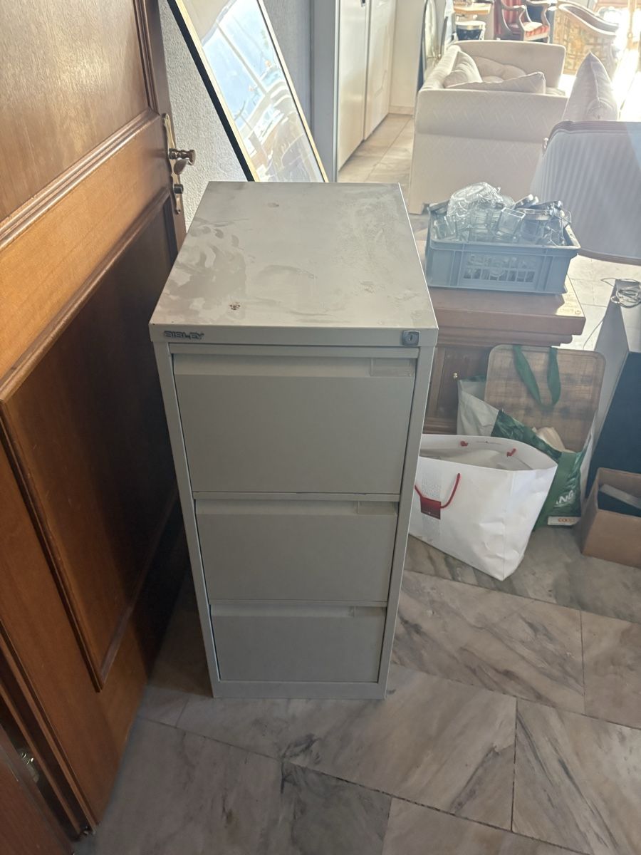 Armadi: Bisley Rollcontainer 3 Schubladen hellgrau gebraucht – Usato da Bilten venduto da vjo_qpx5