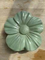 Wunderschöne Vase mintgrün in Blumenoptik 