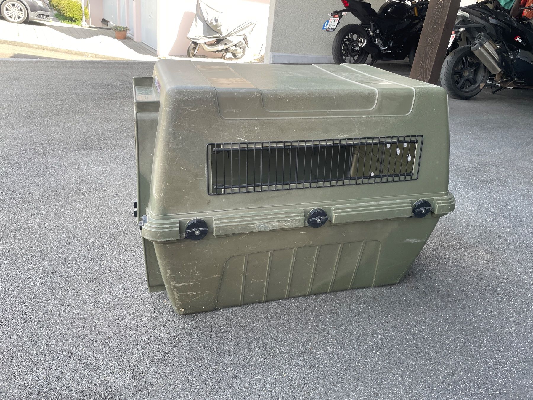 Käfige, Transport & Sicherheit: Hundetransportbox – Gebraucht aus Kägiswil von naescm 1