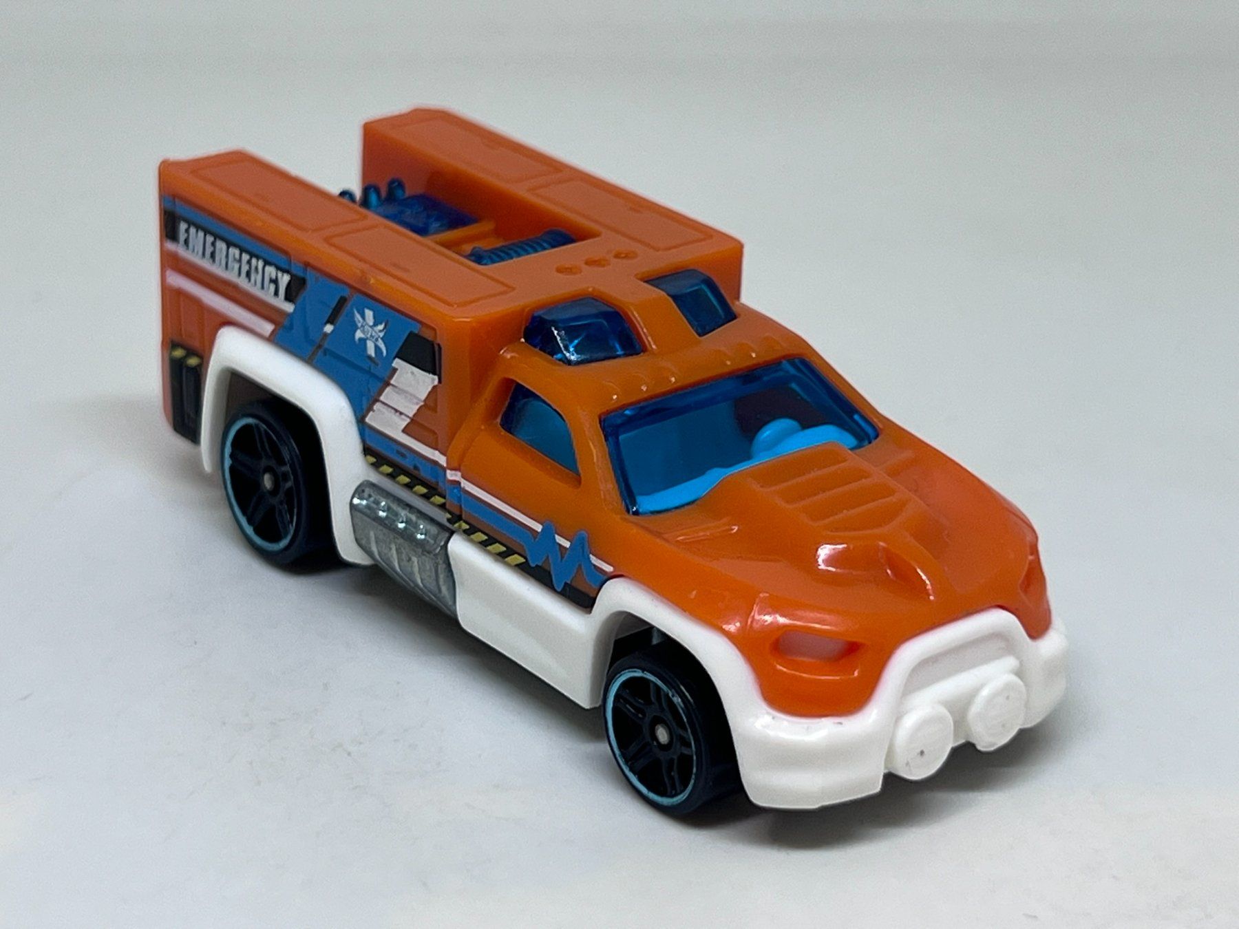 Hot Wheels Modellini d'auto: Hot Wheels Rescue Duty #558 – Usato da Wildegg venduto da LaaBoutique