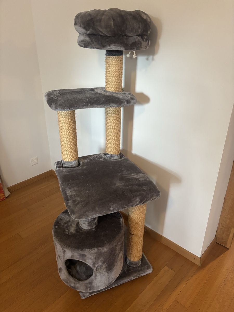 Tiragraffi: Kratzbaum für Katzen  – Usato da Windisch venduto da lucky71798 1