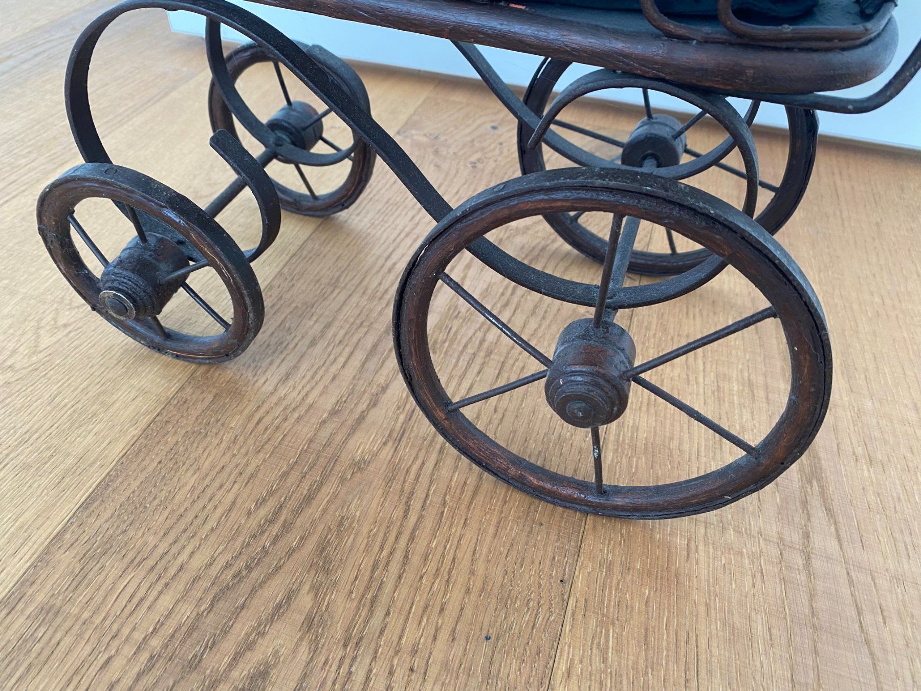 Carrozzine per bambole: Antiker Puppenwagen – Usato da Gerolfingen venduto da Regenbogen88 3